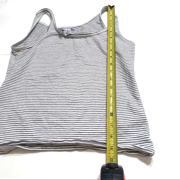 Black and White Striped Crop top - Picture 3 of 4